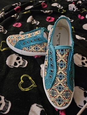 Montana West Turquoise Beaded Pattern Slip-On Sneakers